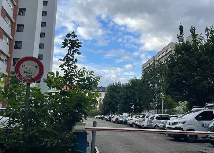 4 Personnes, Parking Gratuit, Proche Centre *